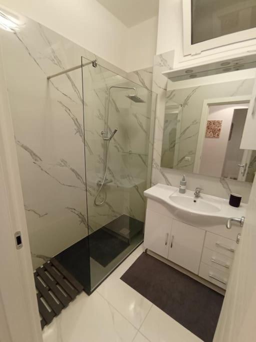 Andrea Central Apartment Bari Zewnętrze zdjęcie